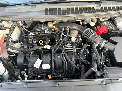 Used 2019 Ford Edge SE image 25