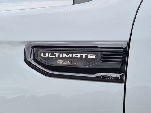 Used 2023 GMC Sierra 1500 Denali Ultimate AWD/4WD image 9