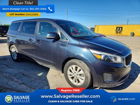 Used 2017 Kia Sedona LX image 5