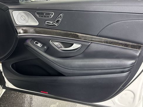 Used 2017 Mercedes-Benz S 550 Sedan image 31