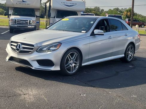 Used 2016 Mercedes-Benz E 350 Sedan image 2