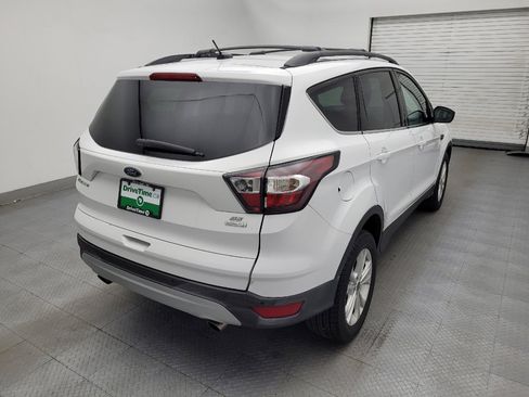 Used 2017 Ford Escape SE w/ Equipment Group 201A FWD image 9