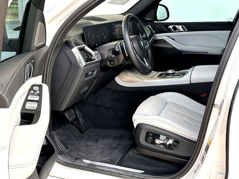 Certified 2023 BMW X7 xDrive40i w/ Premium Package image 10
