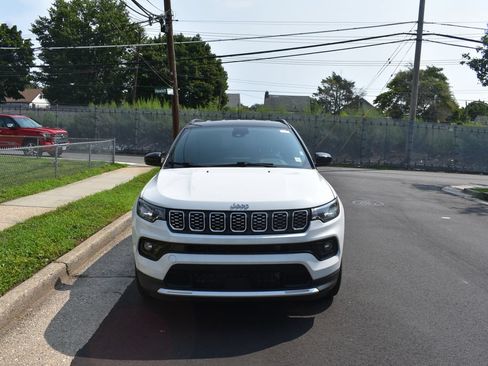 Used 2026 Jeep Compass Limited AWD/4WD image 3