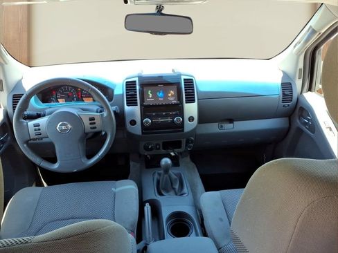 Used 2012 Nissan Frontier SV w/ SV Premium Utility Pkg AWD/4WD image 24