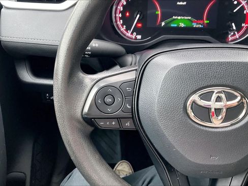 Used 2024 Toyota RAV4 XLE FWD image 23
