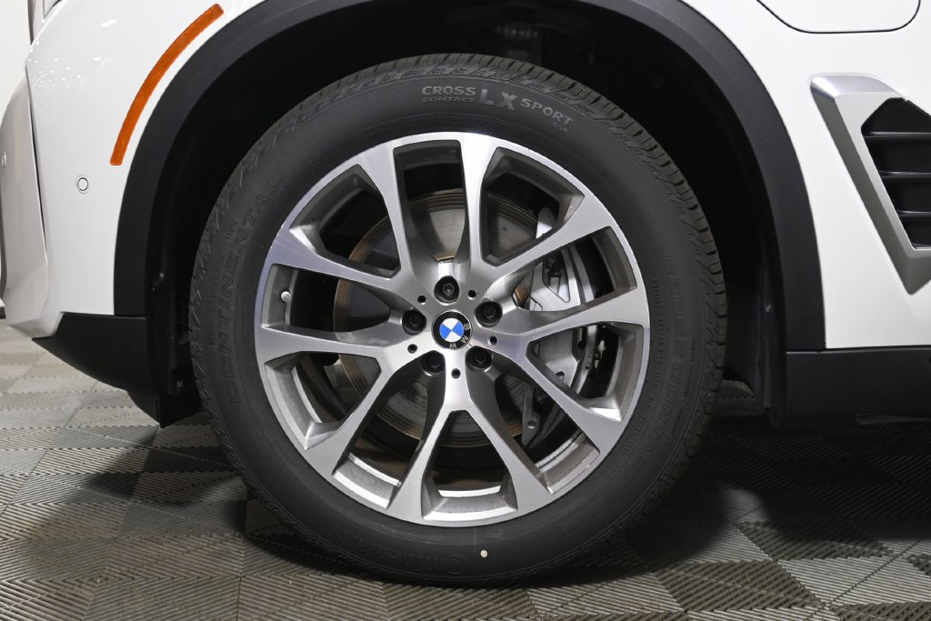 Used 2026 BMW X5 xDrive50e w/ Climate Comfort Package AWD/4WD image 12