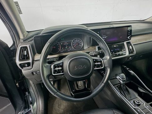 Used 2023 Kia Sorento S w/ Panoramic Sunroof Package AWD/4WD image 11