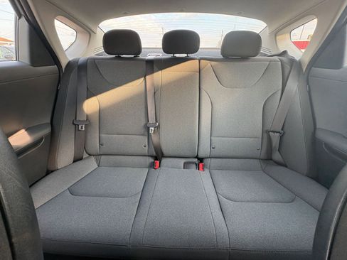 Used 2025 Kia K4 LXS image 37