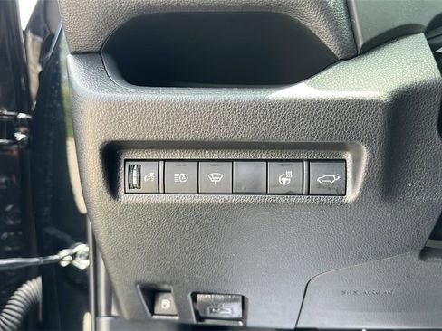 Used 2021 Toyota RAV4 SE image 26