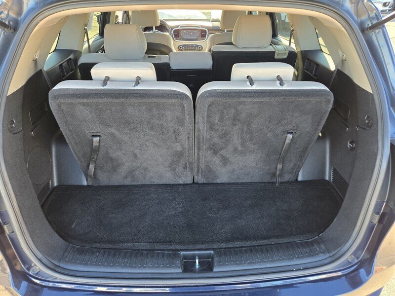 Used 2019 Kia Sorento FWD image 14