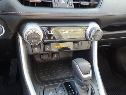 Certified 2021 Toyota RAV4 XLE Premium image 30