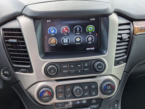 Used 2015 GMC Yukon Denali w/ Touring Package AWD/4WD image 10