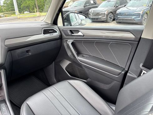 Used 2023 Volkswagen Tiguan SE FWD image 26