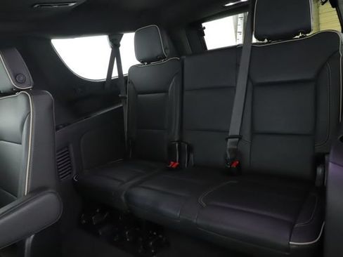 Used 2024 GMC Yukon XL SLT w/ SLT Luxury Package AWD/4WD image 30
