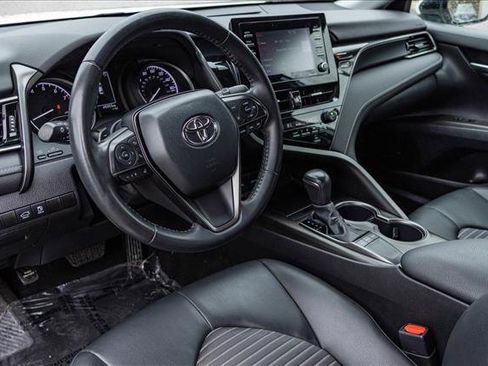 Used 2022 Toyota Camry SE w/ Convenience Package image 10