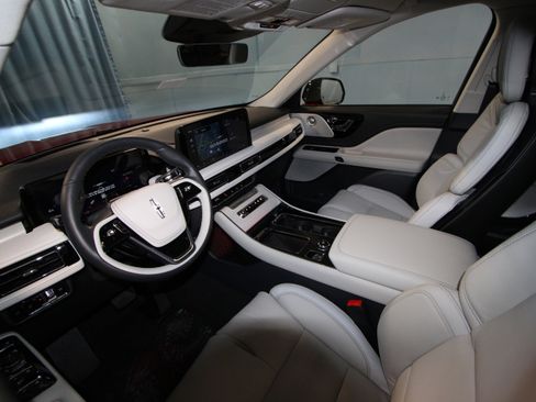 New 2026 Lincoln Aviator Reserve image 2