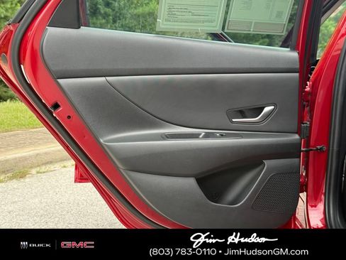 Used 2024 Hyundai Elantra SEL FWD image 19