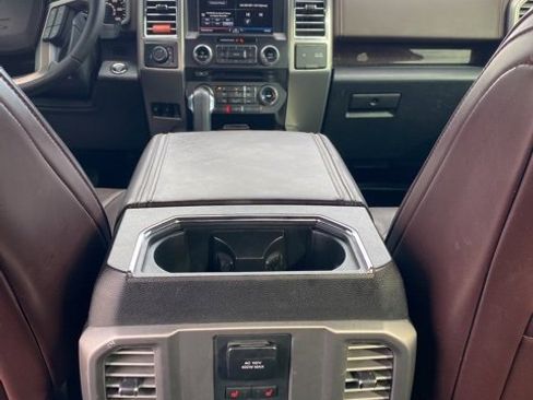 Used 2015 Ford F150 Platinum w/ Equipment Group 701A Luxury image 22