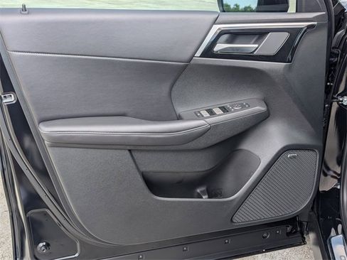New 2025 Mitsubishi Outlander SE image 10
