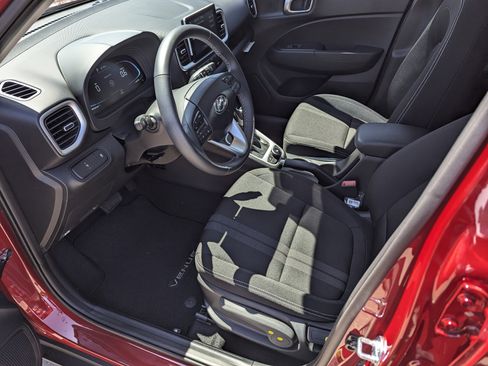 Used 2026 Hyundai Venue SEL image 7