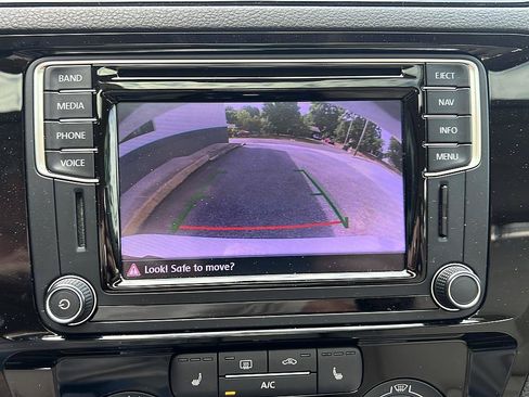 Used 2016 Volkswagen Jetta SEL FWD image 15