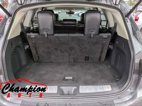 Used 2019 INFINITI QX60 Luxe w/ Essential Package image 16