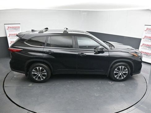 Used 2023 Toyota Highlander XLE image 34