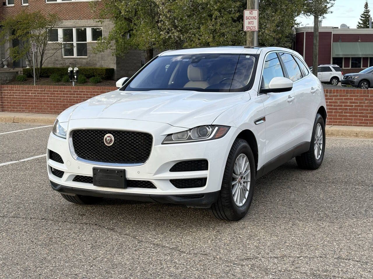 Used 2019 Jaguar F-PACE AWD/4WD image 5