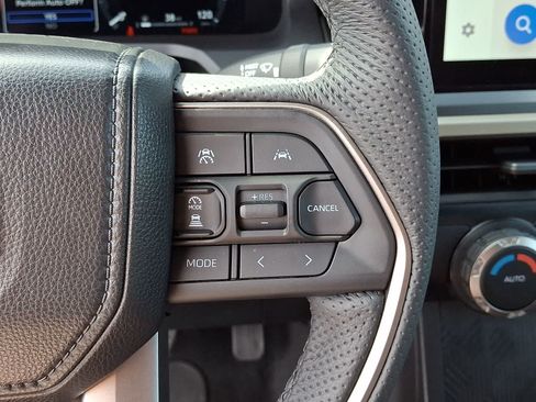 Used 2025 Toyota Tacoma TRD Off-Road AWD/4WD image 25