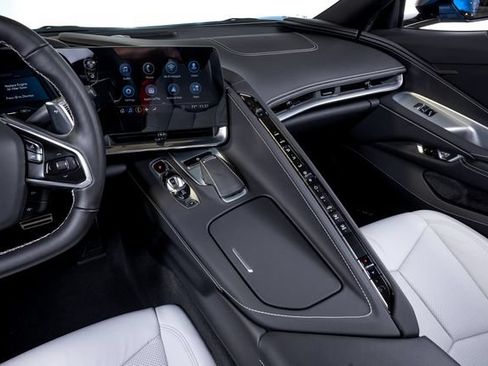 Used 2021 Chevrolet Corvette Stingray Convertible w/ Z51 Performance Package RWD image 25