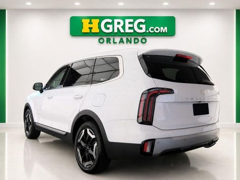 Used 2024 Kia Telluride EX w/ EX Captain's Chair Package FWD image 2