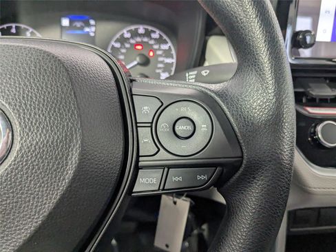 Used 2024 Toyota Corolla Cross L image 13