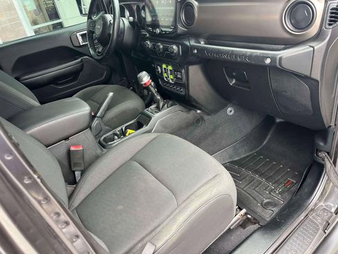 Used 2018 Jeep Wrangler Unlimited Sport S AWD/4WD image 22