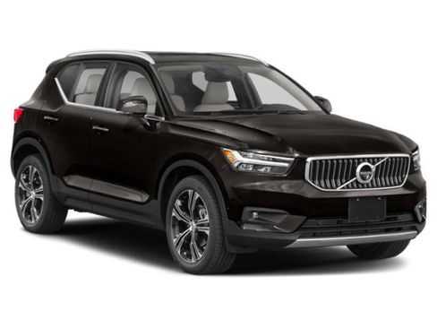 Used 2022 Volvo XC40 T4 Momentum FWD image 6