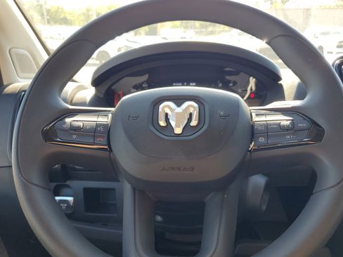 Used 2025 RAM ProMaster 2500 w/ Convenience Group image 8