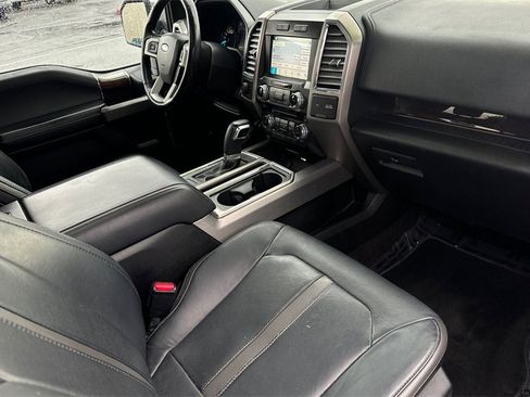Used 2016 Ford F150 Platinum w/ Equipment Group 701A Luxury image 15