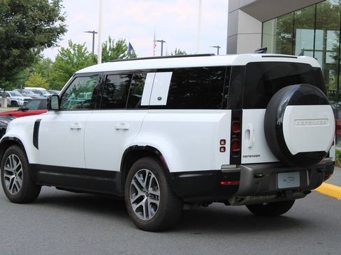 Used 2024 Land Rover Defender 130 X-Dynamic SE AWD/4WD image 5
