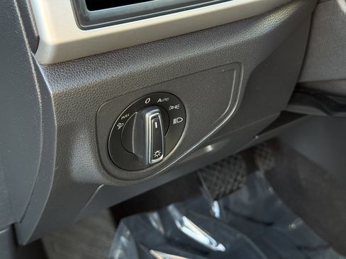 Used 2021 Volkswagen Atlas Cross Sport S FWD image 27