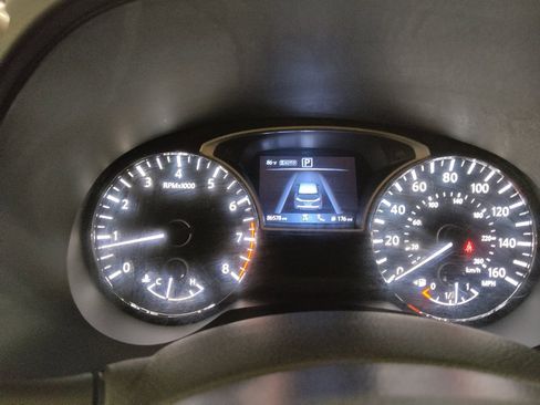 Used 2020 Nissan Pathfinder SV AWD/4WD image 23