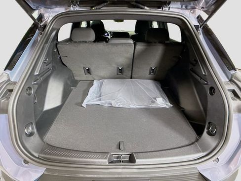 New 2026 Chevrolet Equinox EV LT image 23