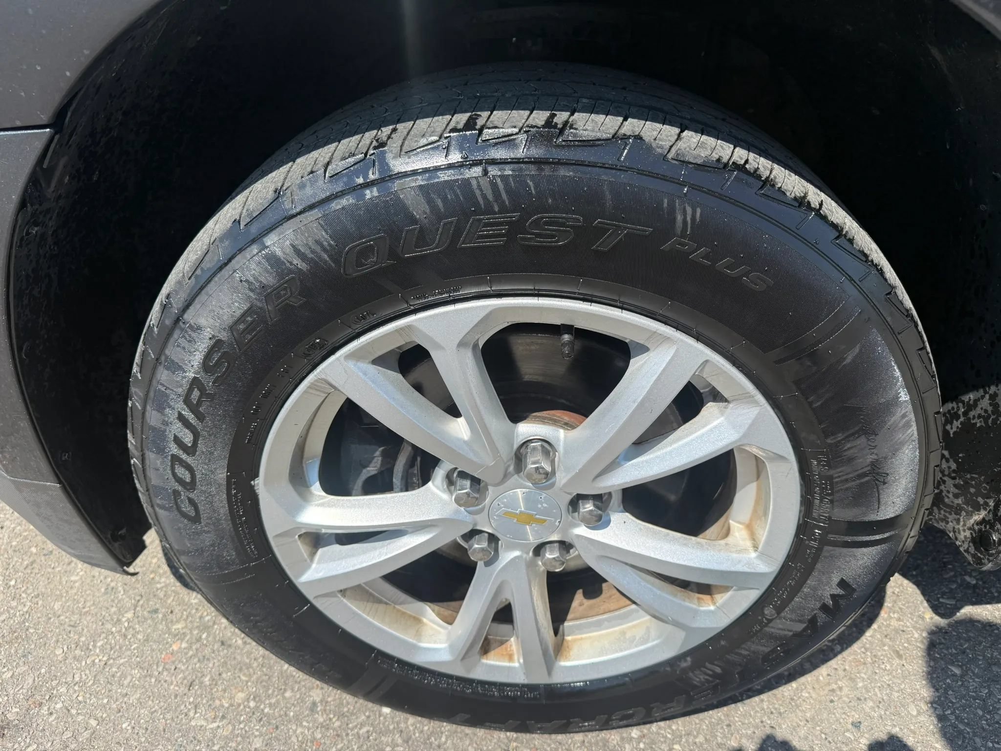 Used 2017 Chevrolet Equinox LT FWD image 9