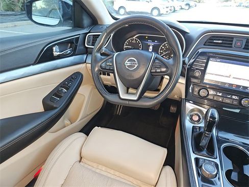 Used 2017 Nissan Maxima 3.5 SV image 9