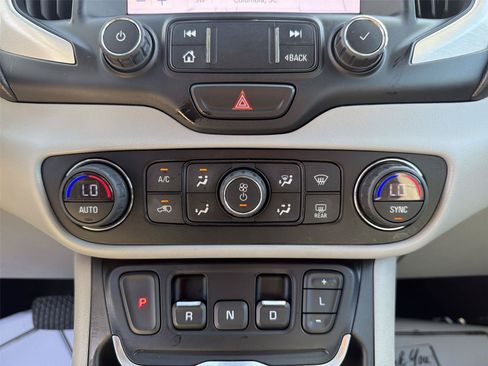 Used 2021 GMC Terrain SLT w/ Infotainment Package II FWD image 18