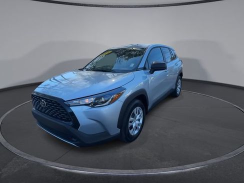 Used 2025 Toyota Corolla Cross L image 6