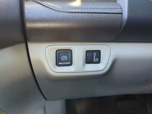 Used 2017 GMC Acadia Denali w/ Technology Package image 30