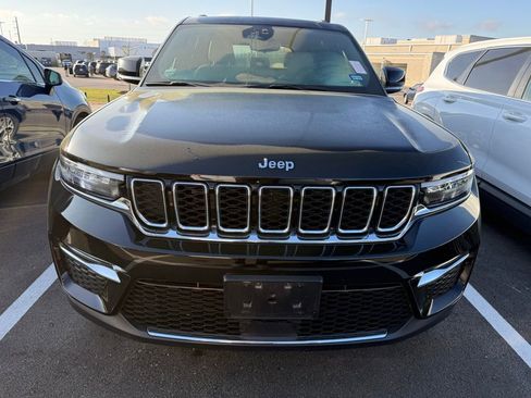 Used 2023 Jeep Grand Cherokee Limited image 2