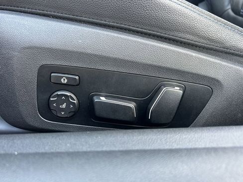 Used 2025 BMW M440i Convertible RWD image 38