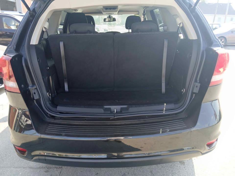 Used 2019 Dodge Journey SE w/ Blacktop Package FWD image 12