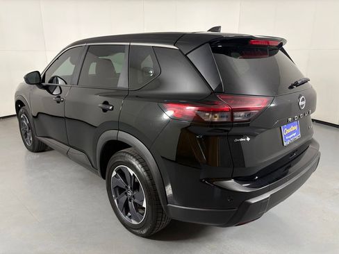 Used 2024 Nissan Rogue SV FWD image 6